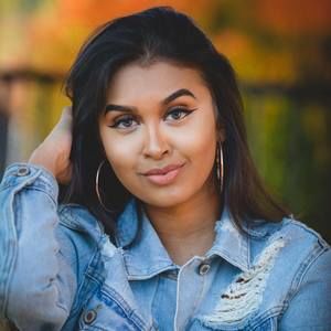 Meet your Posher, Cynthia